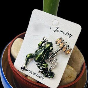 Elegant & Colorful Frog holding Flower themed Brooch Jewelry Fashion Accessory